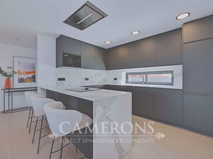 Image No.3-3 Bed Property for sale