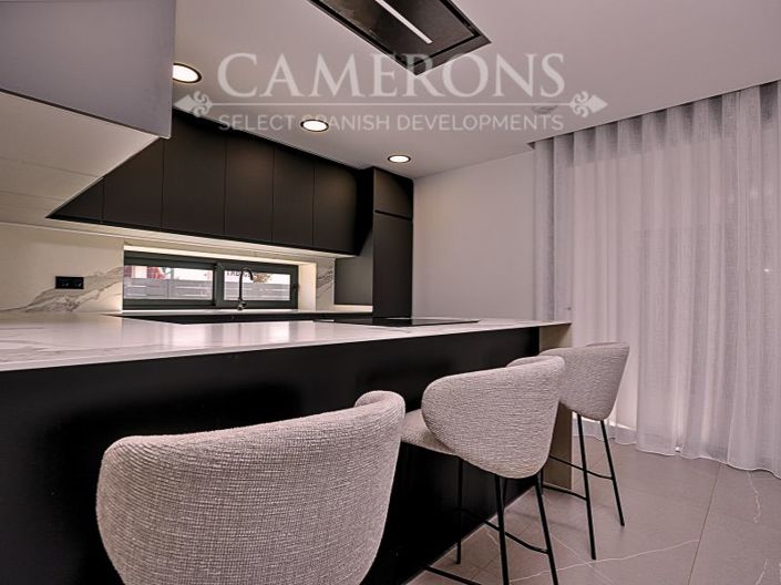 Image No.4-3 Bed Property for sale