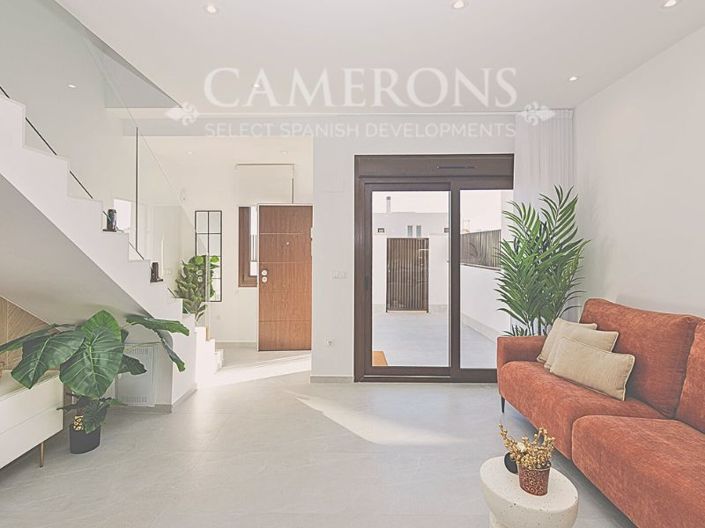 Image No.20-3 Bed Townhouse for sale