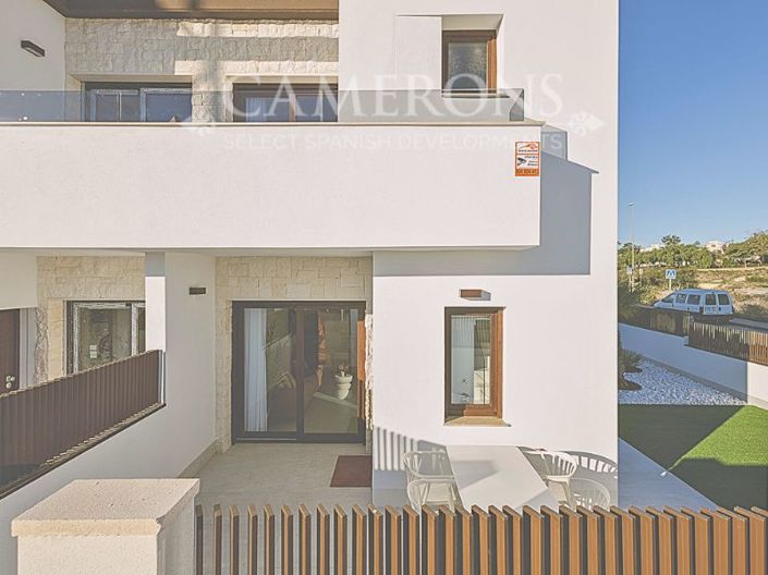 Image No.34-3 Bed Townhouse for sale