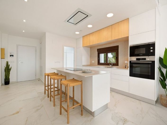 Image No.13-3 Bed Property for sale