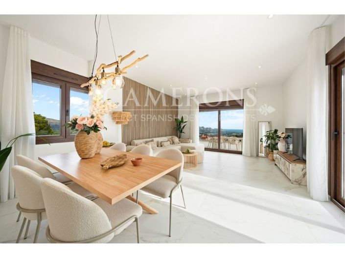 Image No.14-3 Bed Property for sale