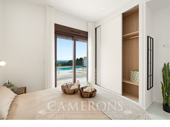 Image No.26-3 Bed Property for sale