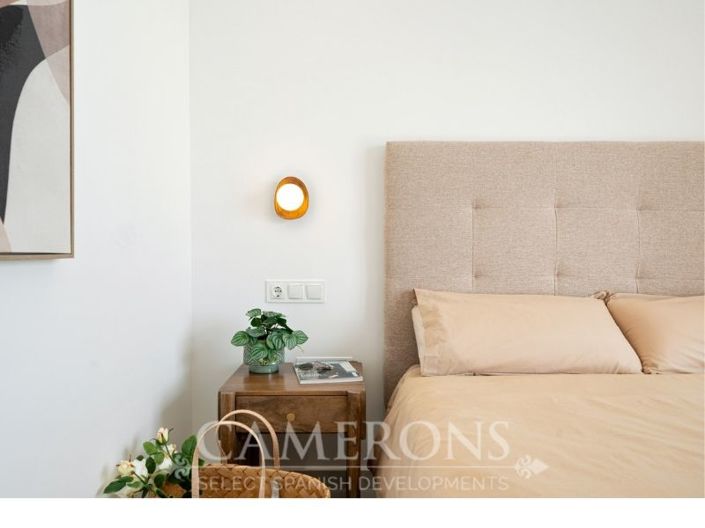 Image No.28-3 Bed Property for sale