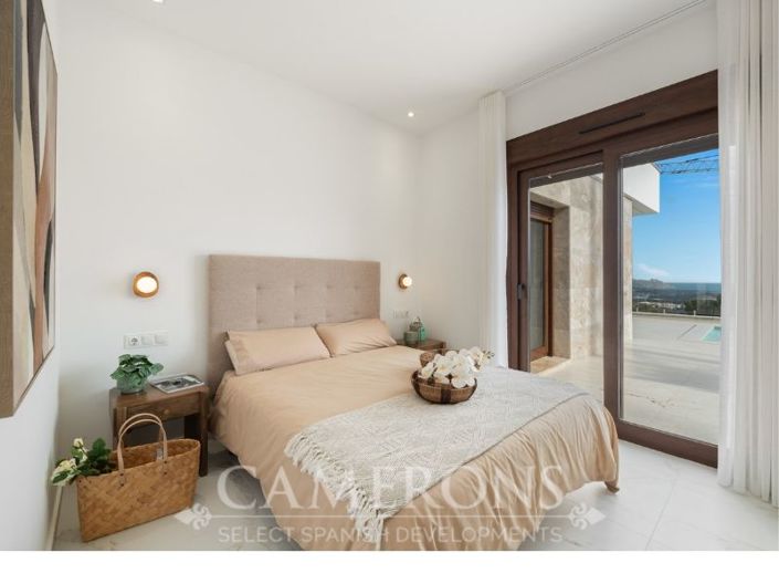 Image No.29-3 Bed Property for sale