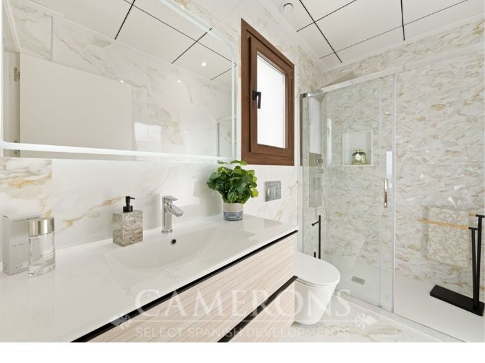 Image No.32-3 Bed Property for sale