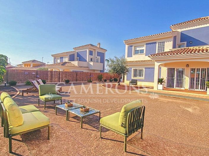 Image No.2-3 Bed Villa for sale