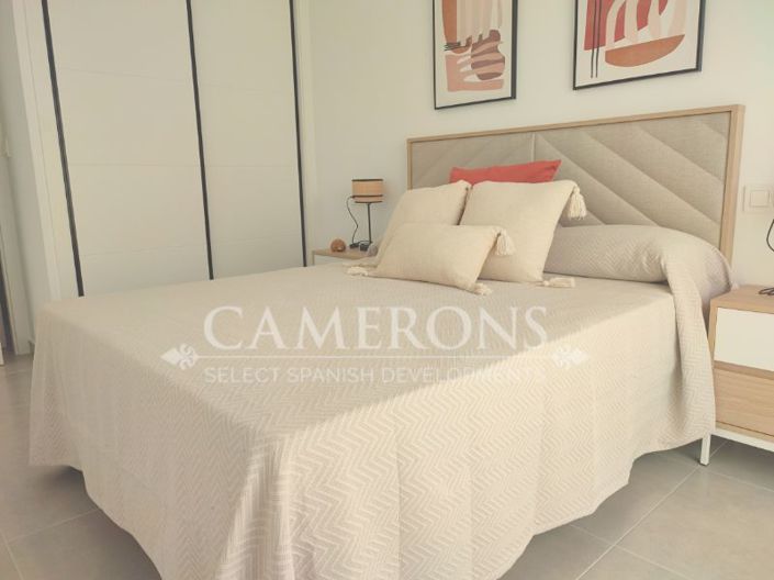 Image No.12-3 Bed Property for sale