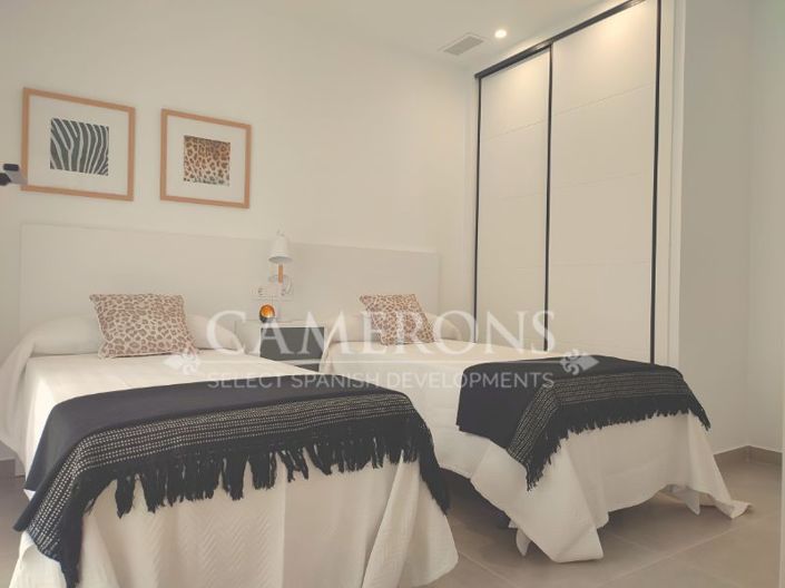 Image No.13-3 Bed Property for sale