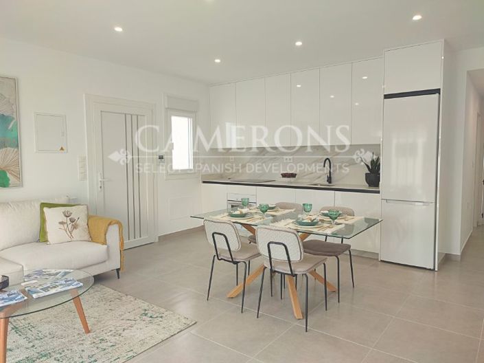 Image No.6-3 Bed Property for sale