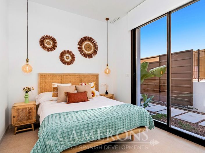 Image No.11-3 Bed Property for sale