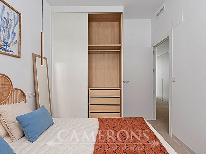 Image No.13-3 Bed Property for sale