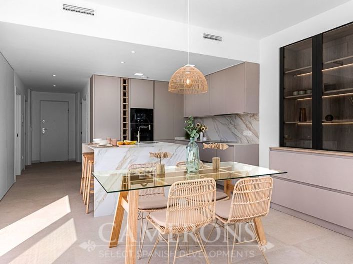 Image No.6-3 Bed Property for sale