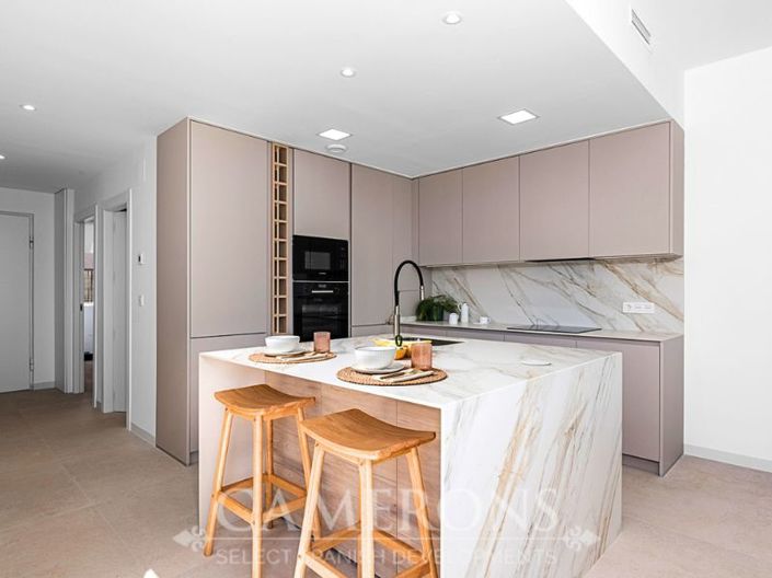 Image No.7-3 Bed Property for sale