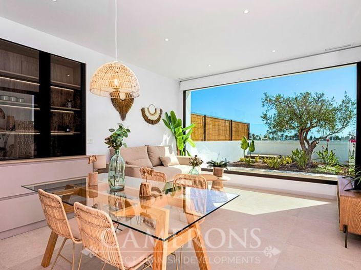 Image No.10-3 Bed Property for sale