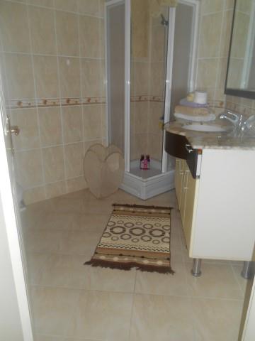 Image No.13-3 Bed Apartment for sale