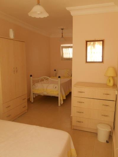 Image No.18-4 Bed House for sale