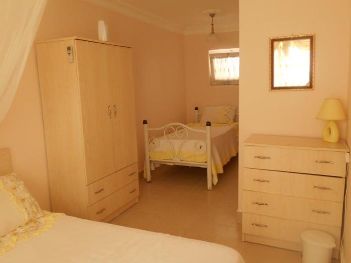 Image No.20-4 Bed House for sale