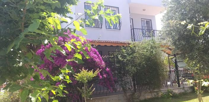 Image No.1-3 Bed House for sale