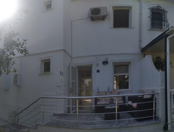 Image No.13-2 Bed House for sale