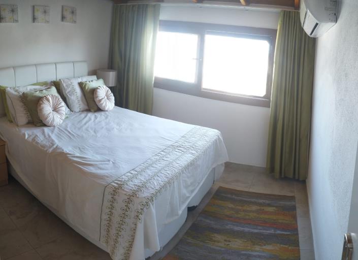 Image No.41-4 Bed House for sale