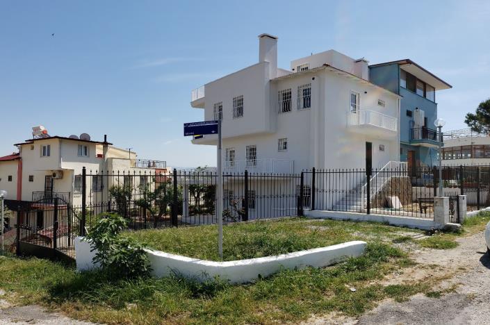 Image No.1-4 Bed House for sale