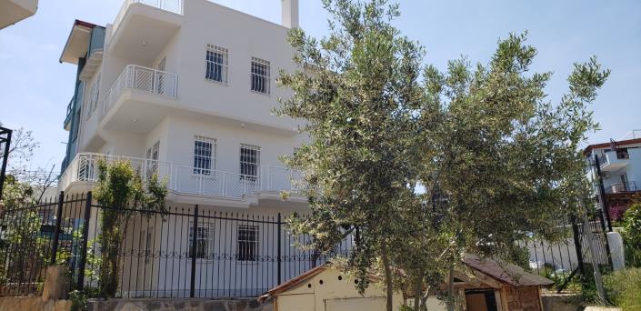 Image No.29-4 Bed House for sale