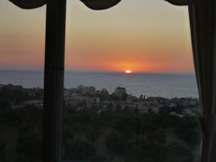 Image No.10-4 Bed House for sale