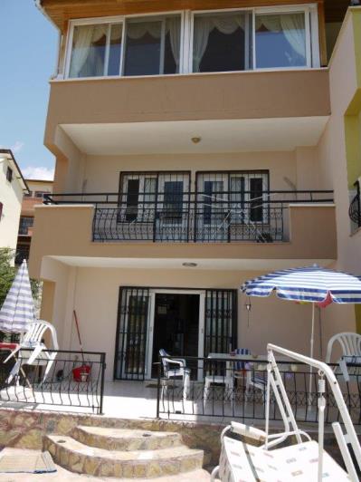 Image No.2-4 Bed House for sale