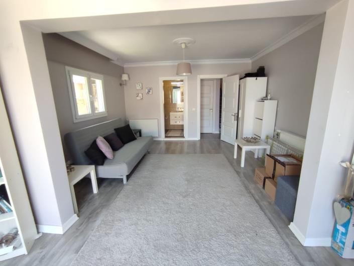 Image No.11-3 Bed House for sale