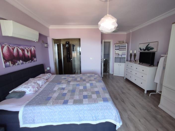 Image No.19-3 Bed House for sale