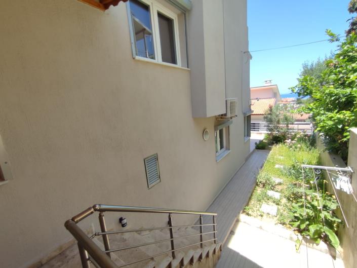 Image No.25-3 Bed House for sale