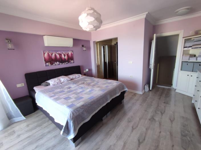 Image No.34-3 Bed House for sale