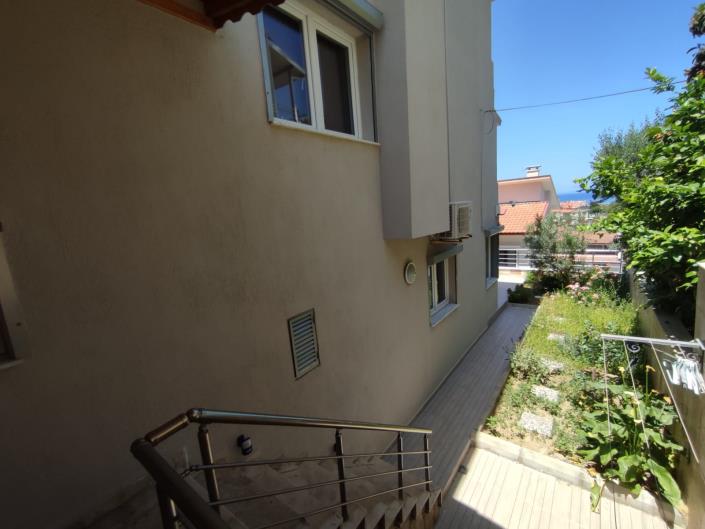 Image No.41-3 Bed House for sale