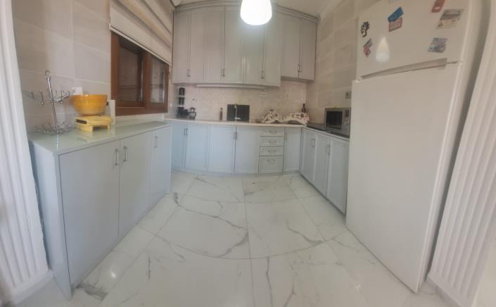 Image No.25-4 Bed House for sale