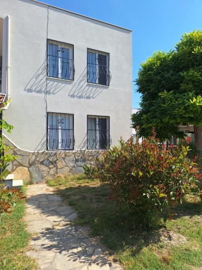 Image No.10-3 Bed House for sale