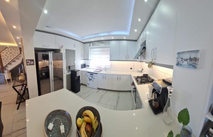 Image No.12-4 Bed Villa / Detached for sale