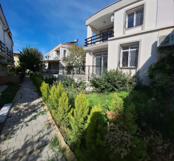 Image No.3-3 Bed House for sale