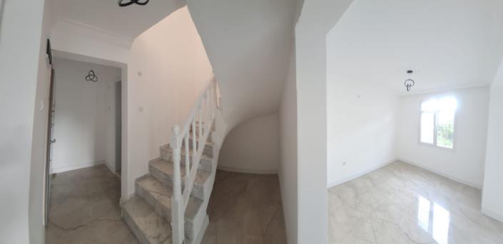 Image No.11-3 Bed House for sale