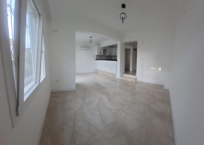 Image No.12-3 Bed House for sale