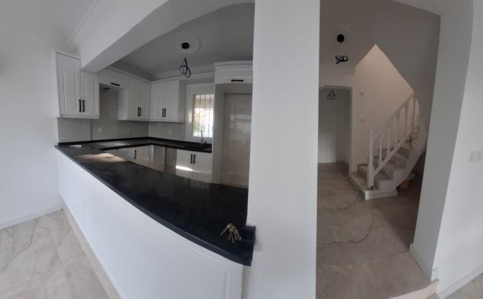 Image No.9-3 Bed House for sale