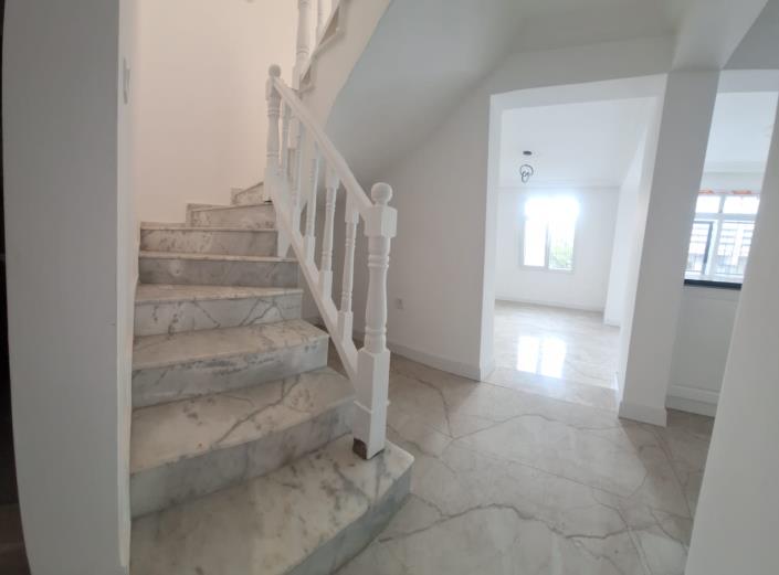 Image No.17-3 Bed House for sale