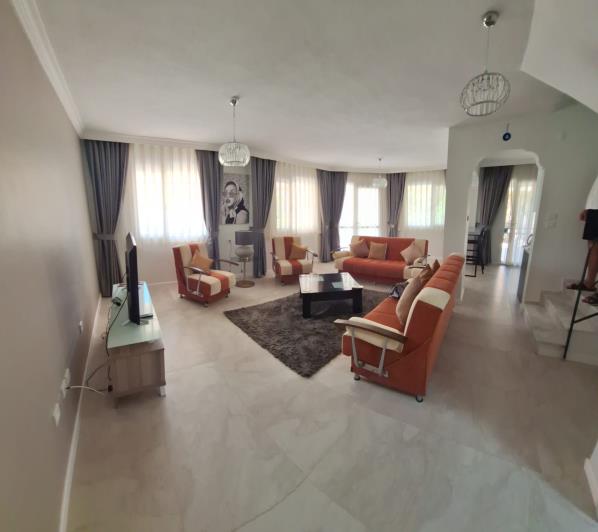 Image No.5-5 Bed House for sale