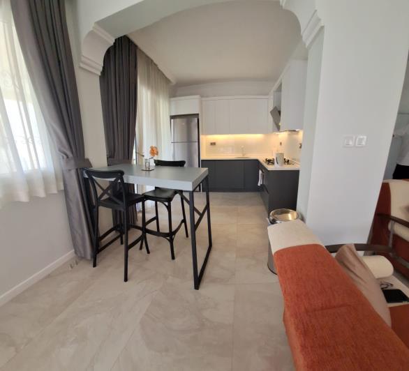 Image No.6-5 Bed House for sale