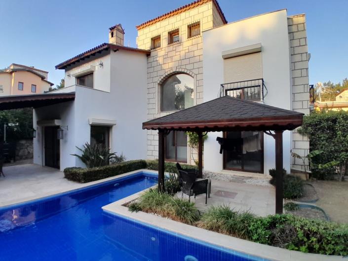 Image No.2-4 Bed Villa / Detached for sale