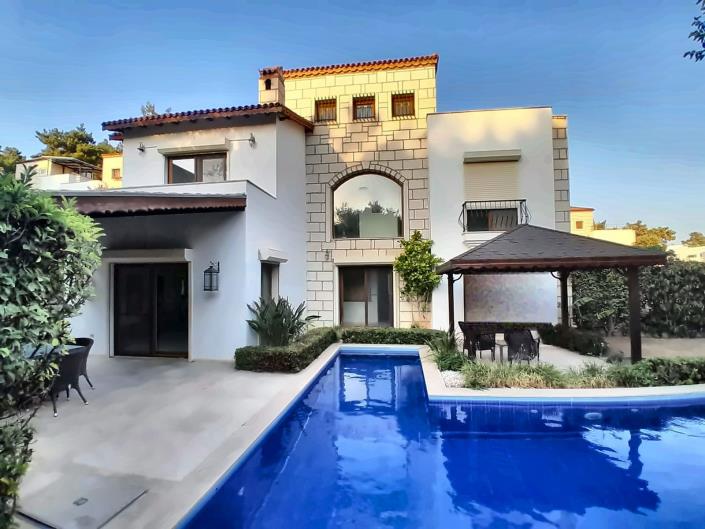 Image No.9-4 Bed Villa / Detached for sale