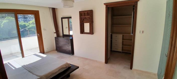Image No.28-4 Bed Villa / Detached for sale