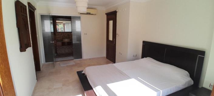 Image No.33-4 Bed Villa / Detached for sale