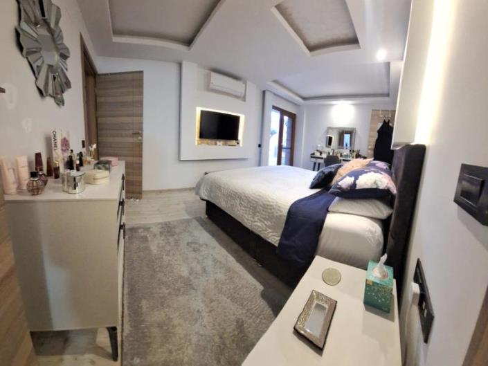 Image No.24-3 Bed Apartment for sale