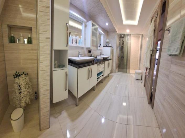 Image No.25-3 Bed Apartment for sale